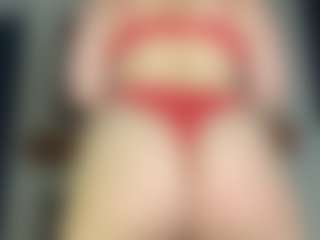 MizLuxxey's Live Sex Cam Show