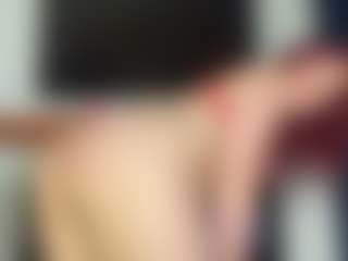 Live cam show with MizLuxxey - Full Nudity on CamClone