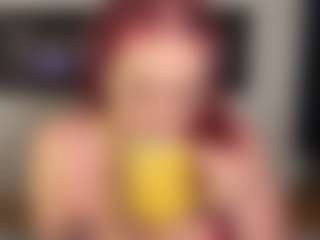Live cam show with MizLuxxey - Green Eyes on SxyPornLive