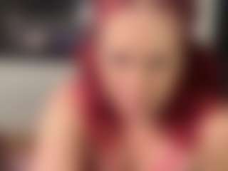 Live cam show with MizLuxxey - Shredded on SpunkLive