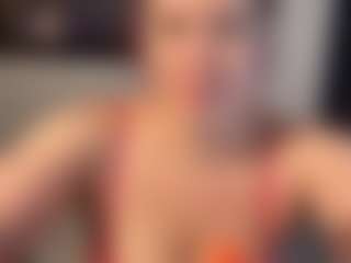 MizLuxxey's Live Sex Cam Show