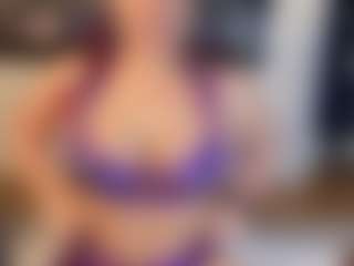 MizLuxxey's Live Sex Cam Show