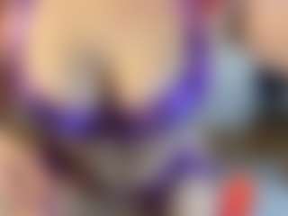MizLuxxey's Live Sex Cam Show