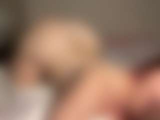 MizLuxxey's Live Sex Cam Show