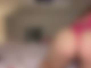 Live cam show with MizLuxxey - Drinking on Soda Cam