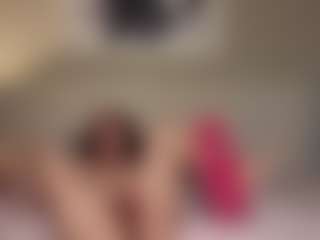 MizLuxxey's Live Sex Cam Show
