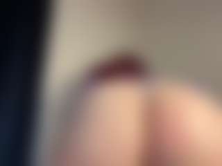 MizLuxxey's Live Sex Cam Show