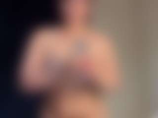 MizLuxxey's Live Sex Cam Show
