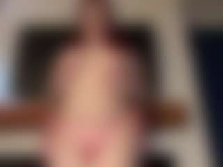 MizLuxxey's Live Sex Cam Show