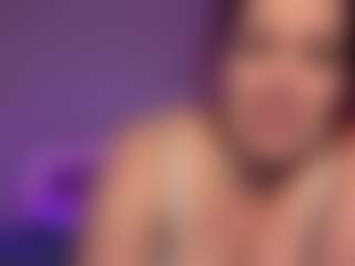 Live cam show with MizLuxxey - White Curvy on Camsoda | united states