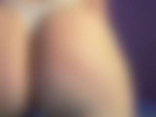 MizLuxxey's Live Sex Cam Show