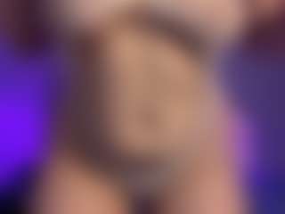 MizLuxxey's Live Sex Cam Show