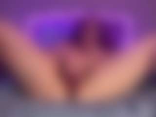 MizLuxxey's Live Sex Cam Show