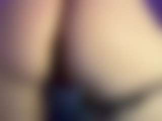 MizLuxxey's Live Sex Cam Show