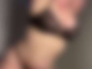 MizLuxxey's Live Sex Cam Show
