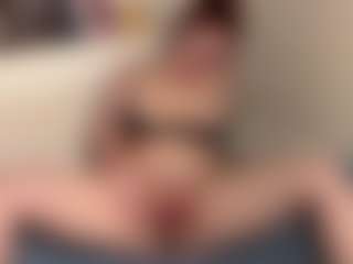 MizLuxxey's Live Sex Cam Show