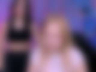 Live cam show with aria-wild - Strip on Streamer API