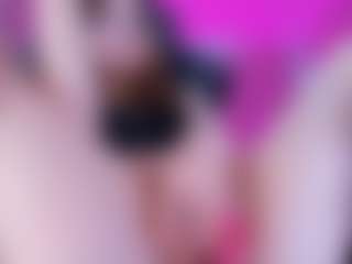 Live cam show with Eva-Blossom - Gagging on CamClone