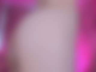 Live cam show with Eva-Blossom - Gagging on milfzrlive.com