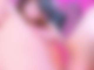 Live cam show with Eva-Blossom - Gagging on Livezox