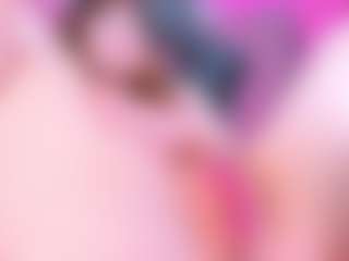 Live cam show with Eva-Blossom - Double Penetration on milfzrlive.com
