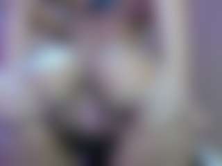 Live cam show with Franchezcaa - Fingers on iamadamtest123.com