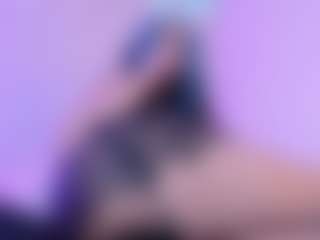 Live cam show with Franchezcaa - Striptease on UwU Esports