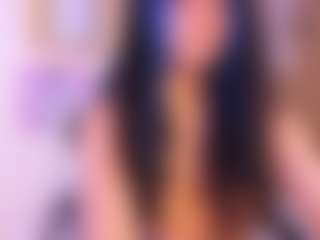 Live cam show with Franchezcaa - Striptease on Dolls Live