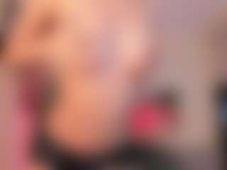 Live cam show with Franchezcaa - Upskirt on Camsoda