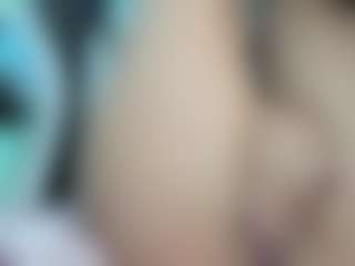 Live cam show with Franchezcaa - Innocent on Camsoda