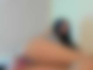 Live cam show with Franchezcaa - Ebony Petite on Milfs Live