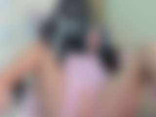 Live cam show with Franchezcaa - Genital Piercings on Dolls Live