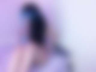 Live cam show with Franchezcaa - Ebony Petite on Camsoda