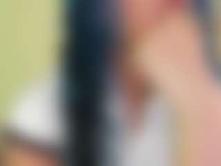 Live cam show with Franchezcaa - Small Tits on AdultVida.com