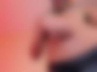 Live cam show with Franchezcaa - Innocent on StripNow
