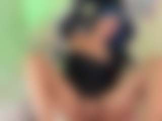 Live cam show with Franchezcaa - Bush on Streamer API