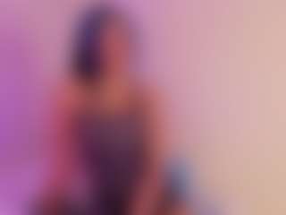 Live cam show with Franchezcaa - Smoke on Camsoda
