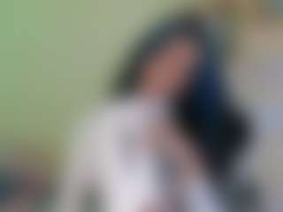 Live cam show with Franchezcaa - Black Petite on Camiplay Live