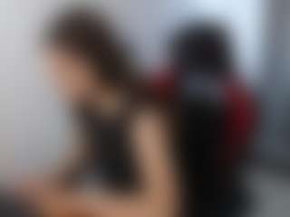 Live cam show with Molly-Miavka - Facial Piercings on camgirlchat.live