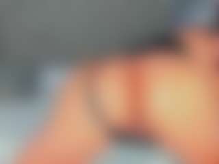 Live cam show with ValeryDiamondx - Smoking on madthumbs