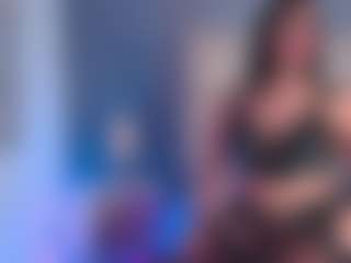 Live cam show with VaniaaCalloway - Teen (18+) on Camsoda