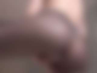 Live cam show with ArethaOvalles - Skinny on Gym Cam Girls