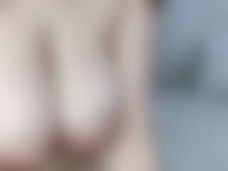 Live cam show with EvelynFischer - Green Eyes on livesuperchat.net