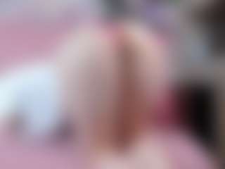 VelvetCares's Live Sex Cam Show