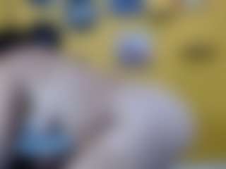 yeilamassbig's Live Sex Cam Show