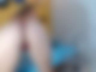 Live cam show with yeilamassbig - Brown Eyes on Uber Horny