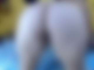 yeilamassbig's Live Sex Cam Show
