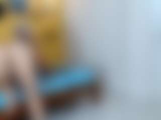 Live cam show with yeilamassbig - Brunette Hair on CamClone