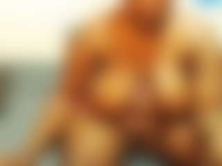 Busty42DDZA's Live Sex Cam Show