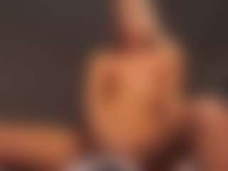 Live cam show with Leonor - Average on live18s.com